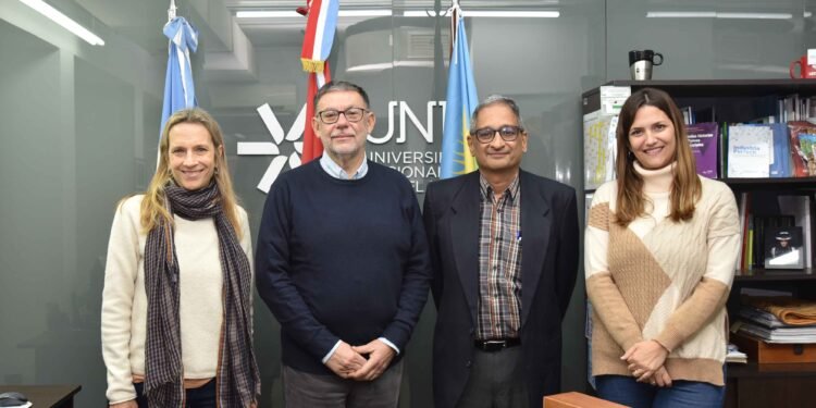 La UNRaf incrementa sus vínculos internacionales con India