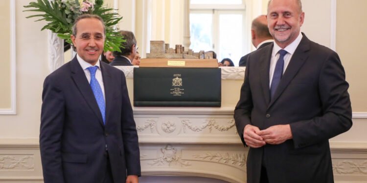 Perotti recibió a la empresa marroqui de fertilizantes, acompañada del Embajador Fares Yassir