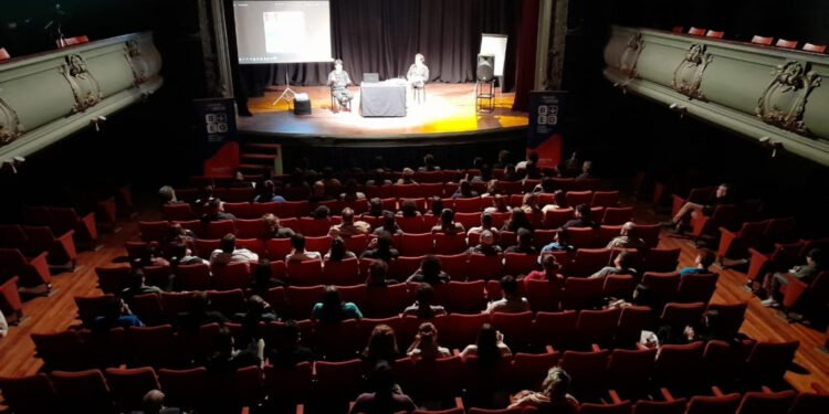 Vuelven las clases presenciales de la Escuela de Oficios Artísticos