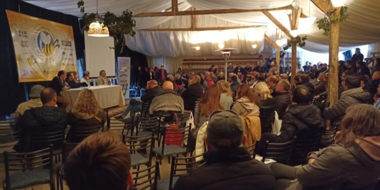 La Provincia acompañó a proveedores de insumos apícolas en la ExpoMiel 2023