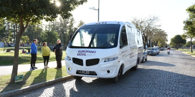 Quirófano Móvil en barrio Antártida Argentina