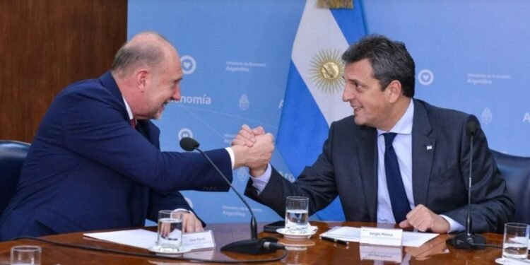 Producción lechera Junto con Perotti, Massa lanzó el programa Impulso Tambero 2