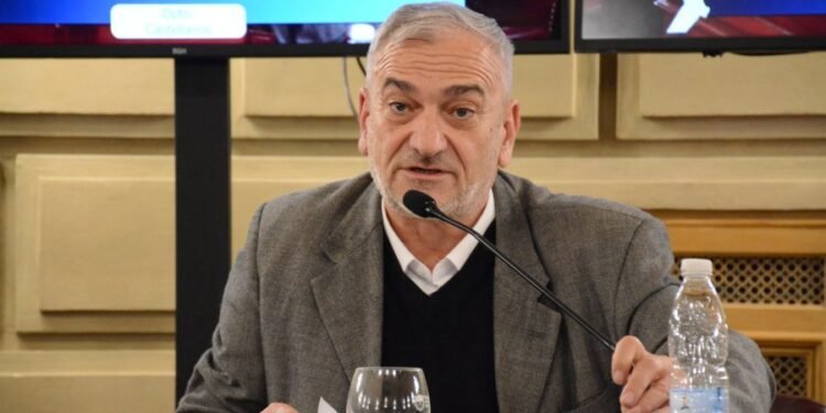 Media sanción al proyecto del poder ejecutivo provincial para ampliar el monto de financiamiento de corto plazo