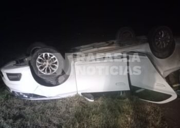 Ruta 34: Un auto terminó con las 4 ruedas para arriba