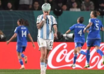 Argentina no pudo con Italia y cayó por 1 a 0 en su debut mundialista