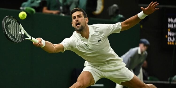 Tenis Inesperado: Djokovic vencía a Hurkacz y se suspendió por el límite de horario en Wimbledon