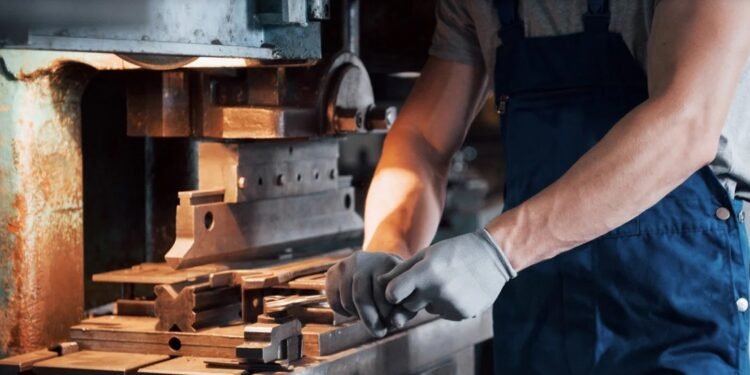 Industria Uso de la capacidad instalada cayó por primera vez en el año