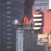 En Manhattan se incendió y desplomó parte de una grúa en Nueva York