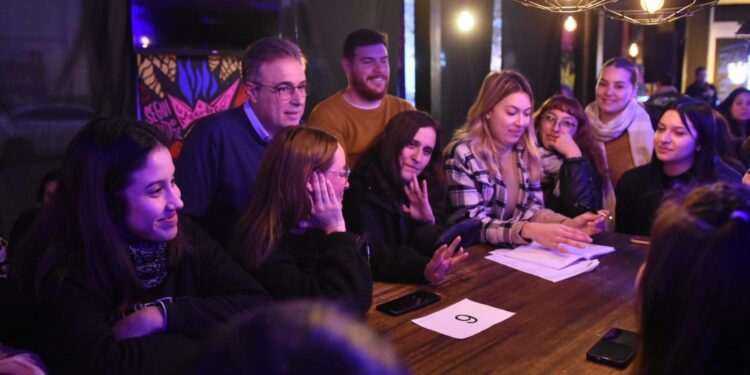 Luis Castellano y 200 jóvenes debatieron sobre la Rafaela del futuro