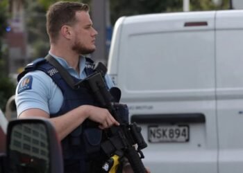 En el inicio del Mundial femenino, un hombre armado mató a dos personas en un tiroteo en Auckland