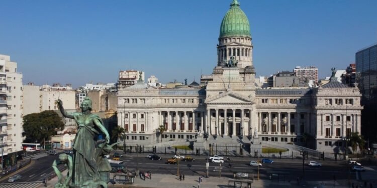 En el mes de las PASO nacionales Agosto con agenda y dudas en Diputados y 20 proyectos en espera en el Senado