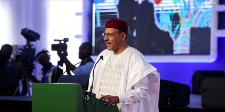 Retuvieron al presidente de Níger en un intento de golpe de Estado