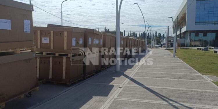 Nuevo hospital de Rafaela: avanza a buen ritmo de obra y empieza a llegar el equipamiento