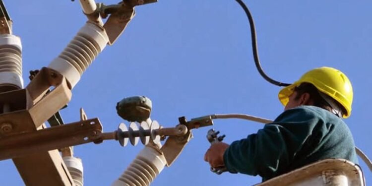 La EPE interrumpirá el servicio eléctrico en Barrios Los Nogales, Amancay y Antártida Argentina
