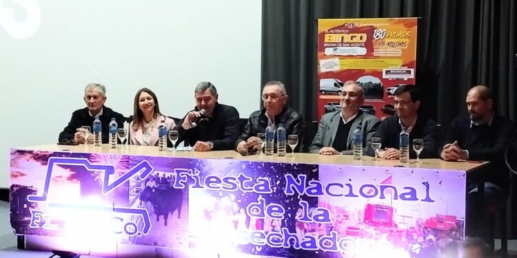 Presentaron la 25º Fiesta Nacional de la Cosechadora