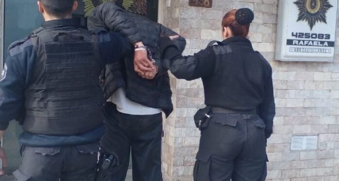 Lo encontraron robando y no fue lejos