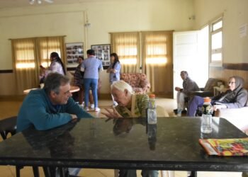 En el Día del Abuelo, Castellano visitó el Hogar de Ancianos