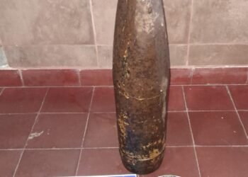 Alarma por una bala de cañón de gran calibre que apareció en una quinta de Rafaela