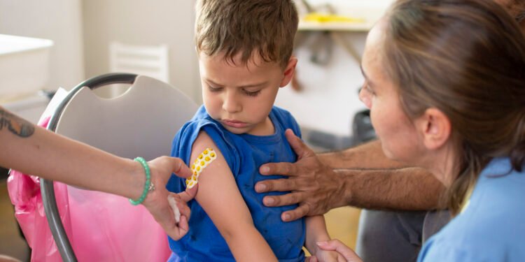 Martonaro: “En la última semana aumentó más de 5% la vacunación antigripal pediátrica”