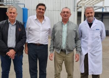 Costamagna recorrió las instalaciones del Establecimiento San Ignacio SA