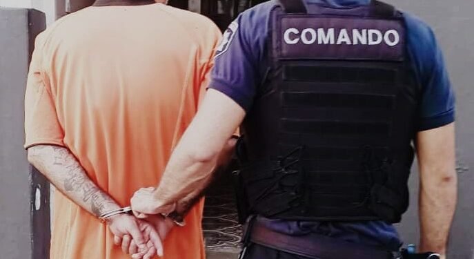 Lavacoches detenido en la plaza 25 de Mayo