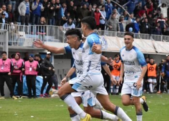 Atlético volvió a sonreír en el Monumental