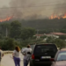 Evacúan a turistas de la isla de Rodas por feroces incendios