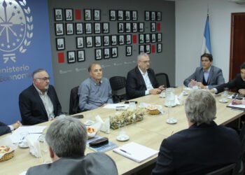 La Comisión de Análisis del Sistema Tributario analizó varios temas con la industria y la construcción