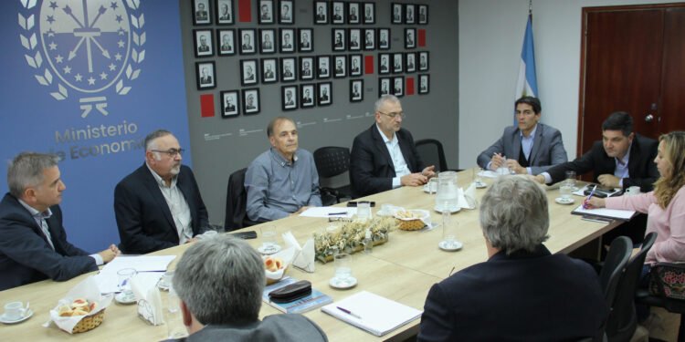 La Comisión de Análisis del Sistema Tributario analizó varios temas con la industria y la construcción