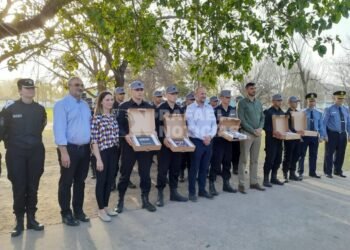 Escuela de Policía de Rafaela: entregan equipamiento a los cadetes