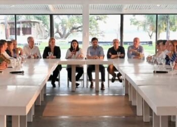 Encuentro en Marinas Unidos para Cambiar Santa Fe puso proa al 10 de septiembre