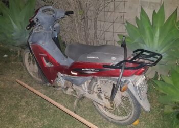 Incidentes nocturnos: una moto abandonada y un hombre que se dio a la fuga
