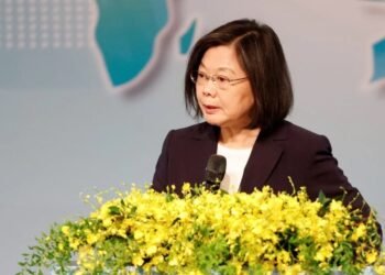 Movimientos en el estrecho Taiwán advirtió sobre aviones y barcos de China dentro de su territorio