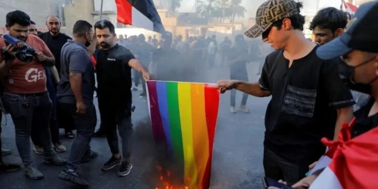 Habrían multas Irak prohíbe a la prensa usar el término homosexualidad y pide hablar de «desviación sexual»