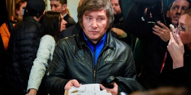 En los diferentes espacios políticos, se admite el triunfo de Milei en Santa Fe