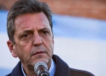 El ministro abrió el paracaídas Massa en busca del «déficit cero»