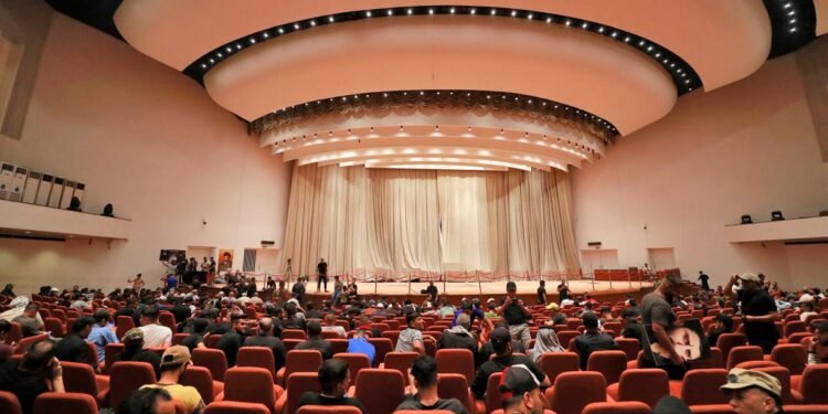 En Irak debaten una ley que prevé la pena de muerte por relaciones homosexuales