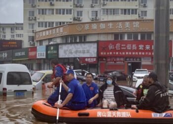 16 desaparecidos Devastadoras inundaciones en el norte de China cobran la vida de 78 personas