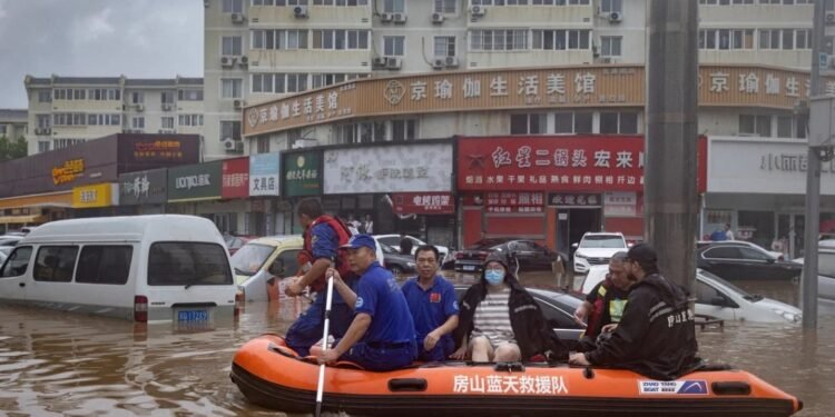 16 desaparecidos Devastadoras inundaciones en el norte de China cobran la vida de 78 personas