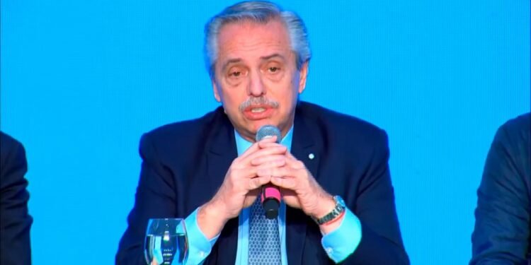 Fernández destacó las nuevas medidas económicas porque cuidan a «los más vulnerables»