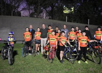 Castellano visitó el Club Ciclista
