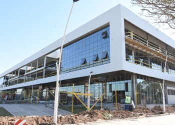 Martorano, Castellano y Calvo recorrieron las obras del nuevo hospital