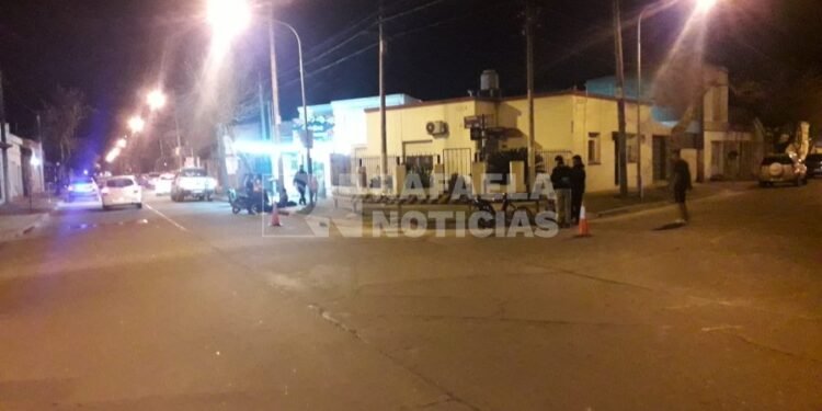 Colisión de motocicletas dejó a un joven herido