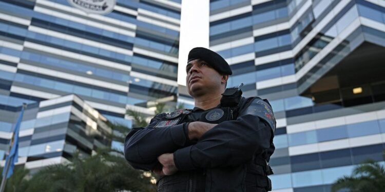 Detuvieron a siete policías por permitir actos golpistas contra Lula