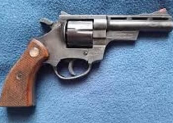 Los delincuentes cuentan con un arma de fuego más