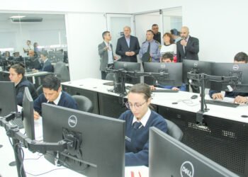 Perotti puso en marcha el nuevo Sistema de Seguridad 911 en la ciudad de Santa Fe