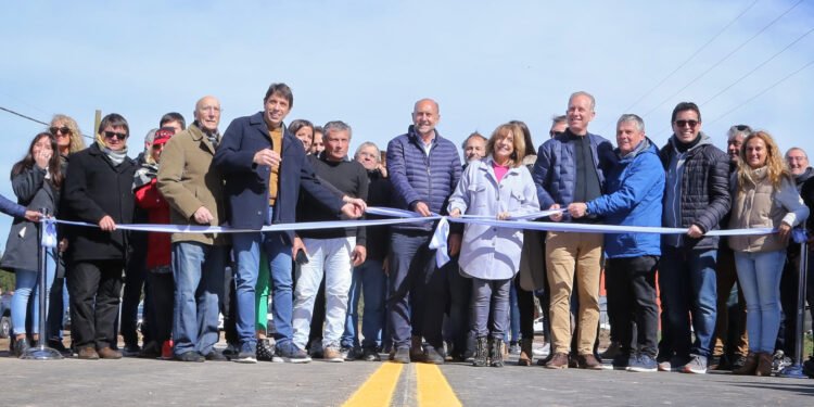 Perotti inauguró el acceso y un nuevo Centro de Desarrollo Infantil en Fighiera