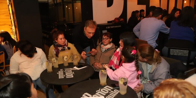 Castellano encabezó un acto con jóvenes que inician talleres laborales