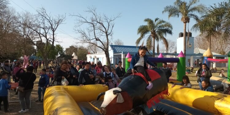 Rafaelinos coparon los espacios al aire libre en el cierre del Mes de las Infancias