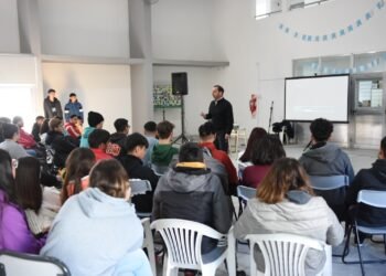 Mi Primera Licencia llegó a la escuela Nº 654 «Nicolás Avellaneda»